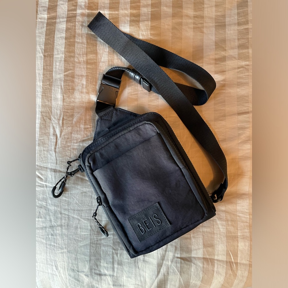 Beis Sport Sling in Black